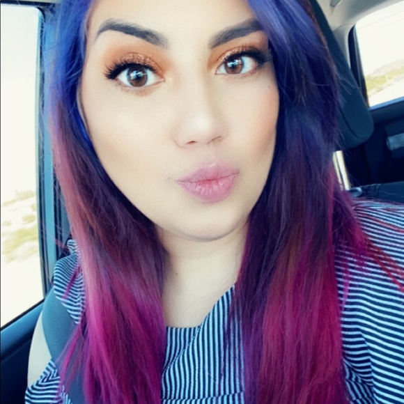 Meet your Posher - Picture 1 of 5